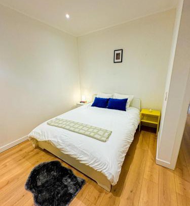 Bloemekenswijk Apartment | Lovely 1BR & 1LR Apt for 4P, Only 15 Min Walk to City Center