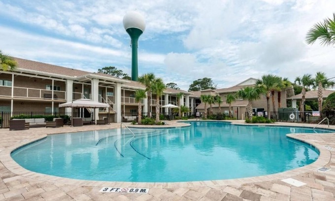 Jekyll Island Hotel | Lovely 1BR Suite at the Heart of Jekyll Island Adventures | Onsite Pool, Parking