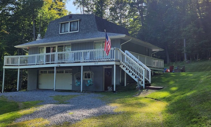 Treasure Lake House | Lovely 3 BR 2-Bath home. Short walk to beach access. Private backyard.