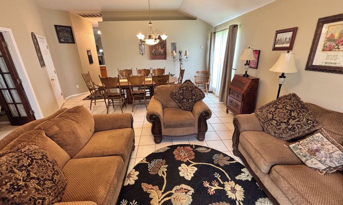 South Creek House | Lovely 4-bedroom house with AC in Round Rock