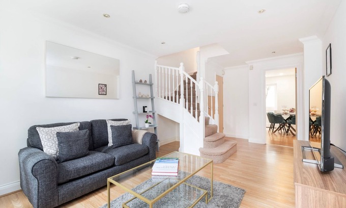 Bunhill Apartment | Lovely 4BR Townhouse in Barbican - Islington