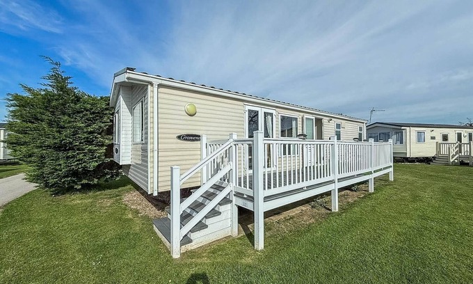 Louth House | Lovely 6 berth caravan with decking at Sunnydale Holiday Park ref 35130SD