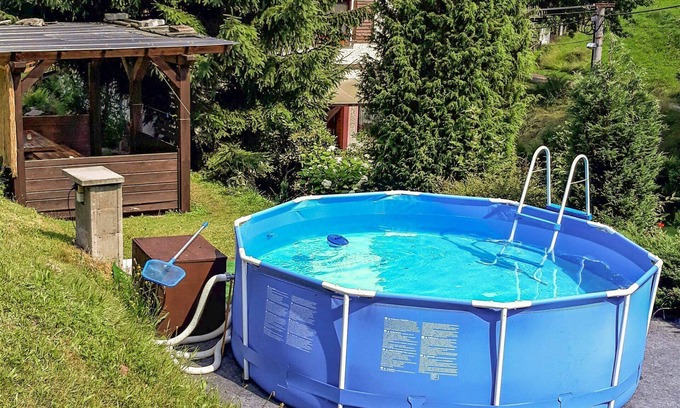 Starkov Villa | Lovely apartment in villa for 4 people with pool, WIFI, TV, patio and pets allowed