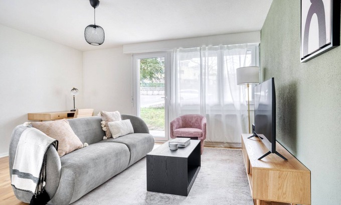Altstetten Apartment | Lovely Altstetten 3 Room w/Storage & W/D, nr Local Market, by Blueground