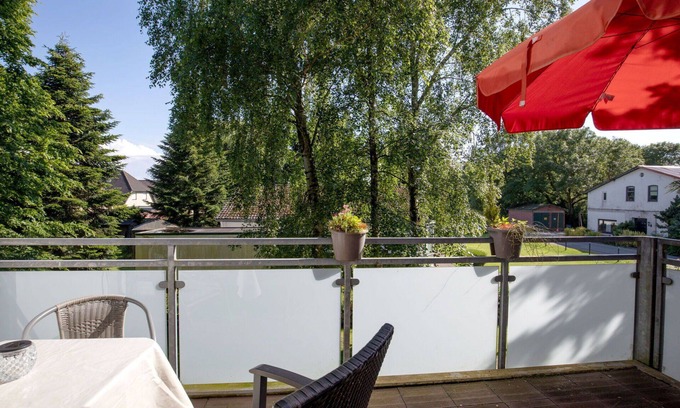 Warwerort Apartment | Lovely apartment for 3 people with WIFI, TV, balcony and pets allowed