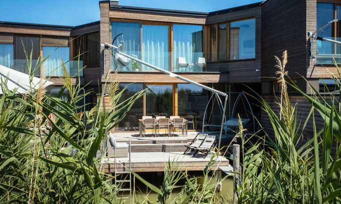 Neusiedl am See Apartment | Lovely apartment for 6 guests with hot tub, WIFI, A/C, TV, terrace and parking