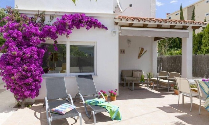 Denia Bed & Breakfast | Lovely apartment at 50m from the beach. 4 pers. Wifi. A/C.