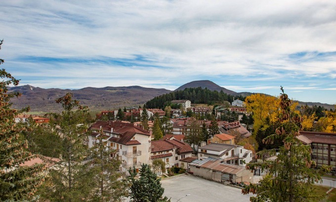 Rivisondoli Apartment | Lovely apartment for 4 people with balcony, pets allowed and parking