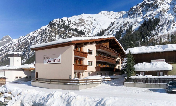 Plangeross Apartment | Lovely apartment for 5 guests with WIFI, TV, terrace, pets allowed and parking