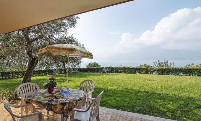 Frader Apartment | Lovely apartment for 7 guests with WIFI, pool, TV, terrace and parking