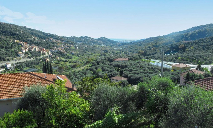 Dolcedo Apartment | Lovely apartment for 10 people with WIFI, private pool, TV and patio