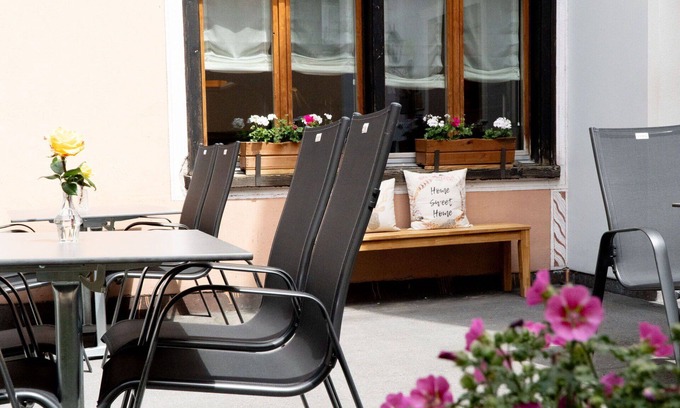 Lenz Apartment | Lovely apartment for 4 guests with WIFI, TV, balcony, pets allowed, panoramic view and parking