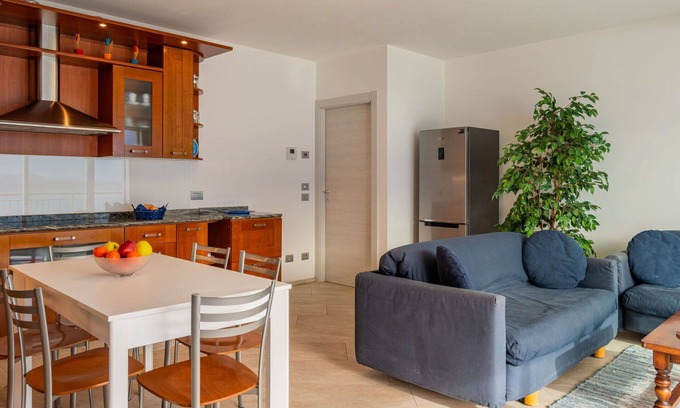 Aurogna Apartment | Lovely apartment for 4 guests with WIFI, A/C, TV, terrace and pets allowed
