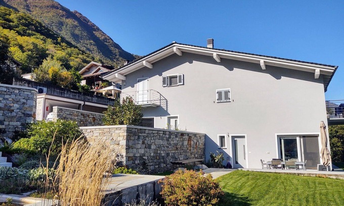 Samolaco Apartment | Lovely apartment for 4 people with A/C, WIFI, TV, patio and parking