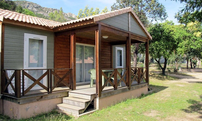 Aregno Apartment | Lovely apartment for 6 people with WIFI, A/C, TV, terrace and parking