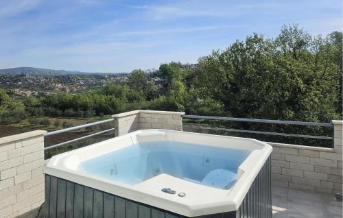 Kucice Apartment | Lovely Apartment In Kucice With Wifi