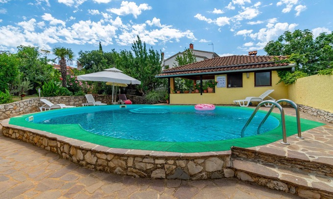 Kukci Apartment | Lovely apartment in Porec with WiFi