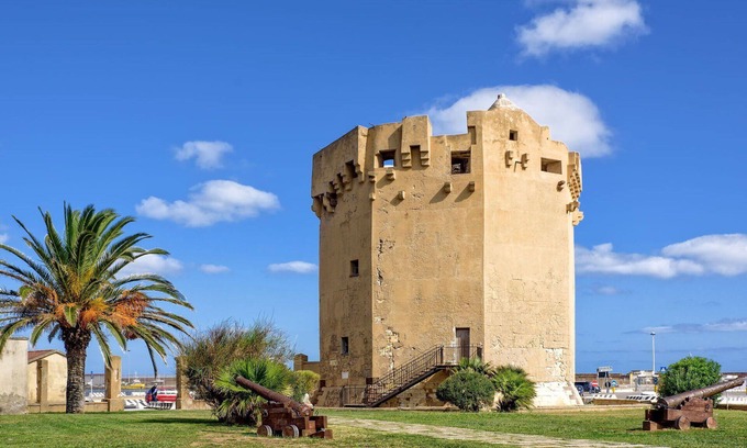 Porto Torres Apartment | Lovely apartment for 3 people with A/C, WIFI, TV, balcony and parking