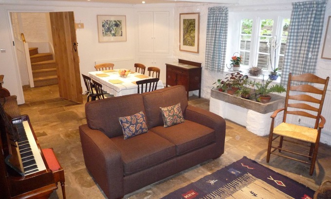 Cribbs Causeway Cottage | Lovely barn conversion in rural setting 3 miles from the centre of Bristol