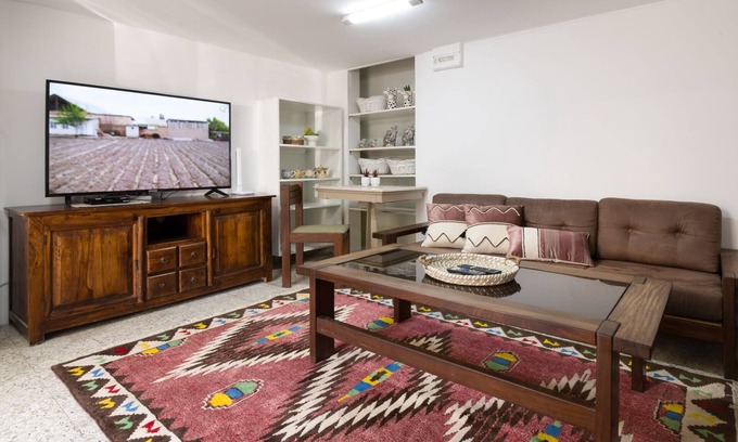 Haifa Apartment | Lovely & Budget apartment at the Center, gardens & German colony