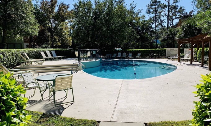Demere Park Condo | Lovely Condo in Gated Harbour Oaks walking distance to the Village