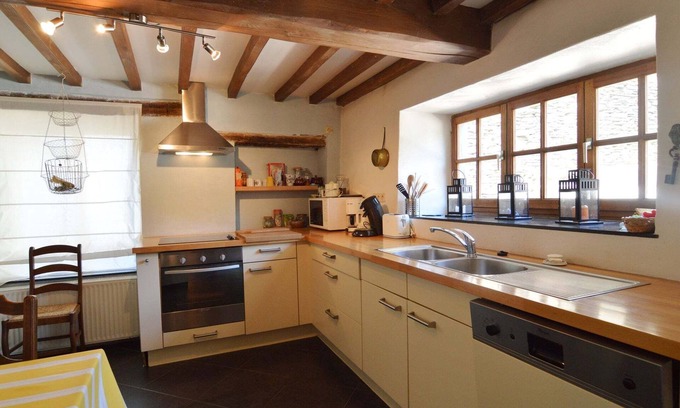 Alle Cottage | Lovely Cottage in Alle with Garden
