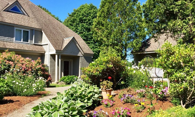 Glen Cove Condo | Lovely Duplex, Eastward on the Ocean, Rockport, Midcoast Maine, pet friendly.