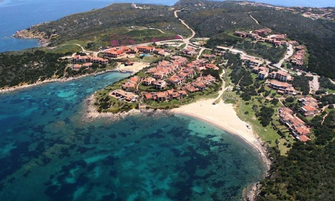 Capo Ferro Apartment | Lovely flat by the beach - surrounded by nature - with beach services included