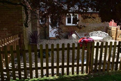 Snettisham Apartment | Lovely Garden Cottage in Snettisham