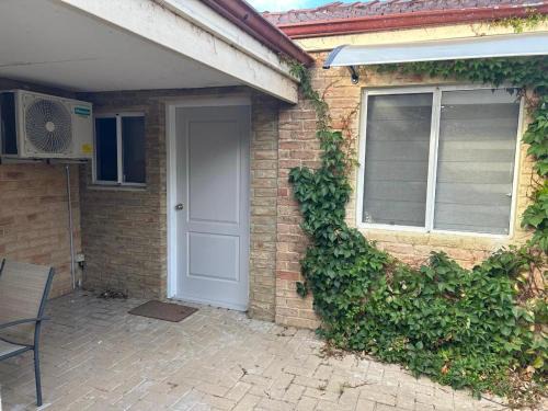 Willetton House | Lovely granny flat