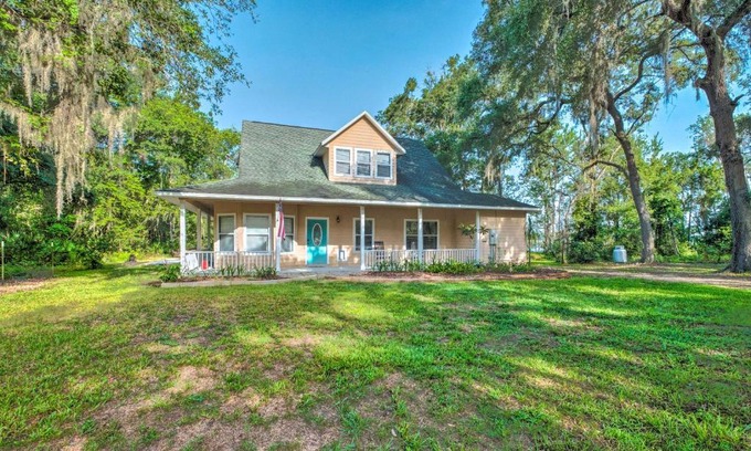 Edgar House | Lovely Hawthorne Home with Private Boat Dock!
