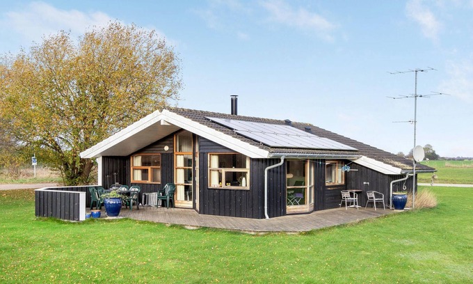 Askeby House | Lovely home in Askeby with sauna