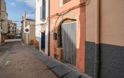 Cabanes House | Lovely Home In Cabanes With Wifi