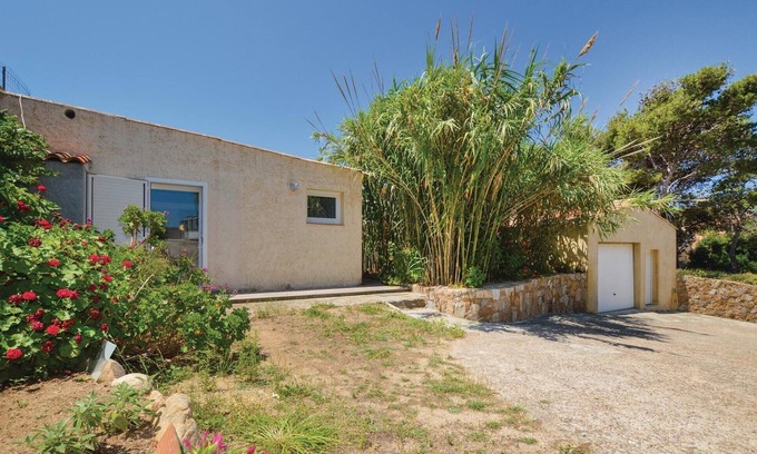 Calvi House | Lovely home in Calvi with kitchen