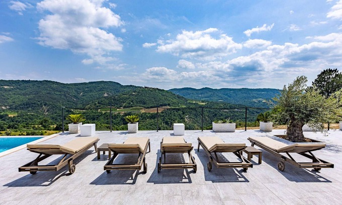 Korelici House | Lovely home in Draguc
