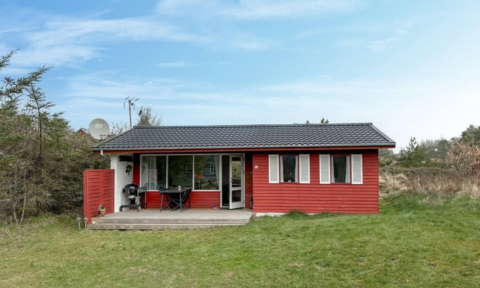 Slette Strand House | Lovely home in Fjerritslev with WiFi