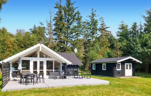 Hou House | Lovely Home In Hals With Kitchen