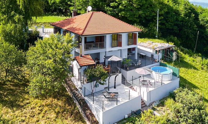 Samobor House | Lovely home in Kladje with kitchen