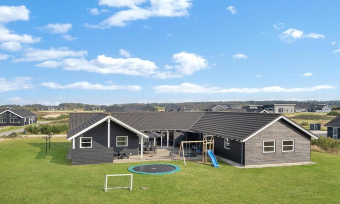 Nr. Lyngby House | Lovely home in Løkken with WiFi