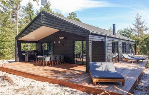 Bedegaard House | Lovely Home In Nexø With Kitchen