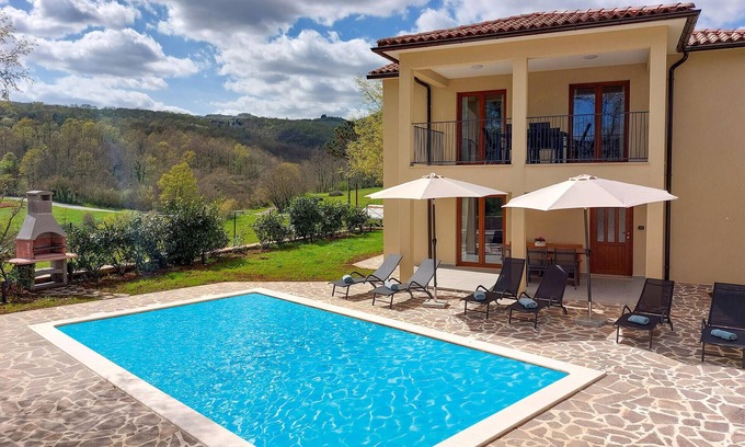 Pican House | Lovely home in Podpican with WiFi