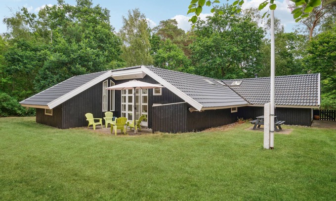 Sklskr House | Lovely home in Skælskør with kitchen