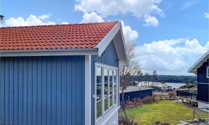 Tanum House | Lovely Home In Tanumshede With Kitchen
