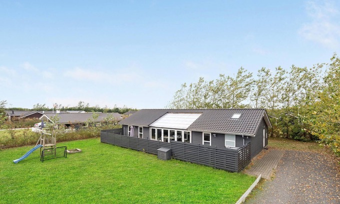 Skaven Strand House | Lovely home in Tarm with WiFi