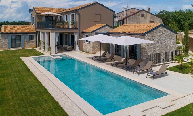 Zambratija House | Lovely home in Umag with sauna
