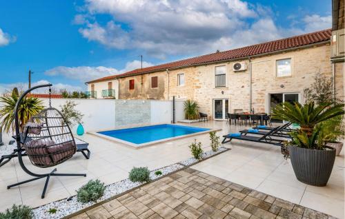Prkacini House | Lovely Home In Vidulini With Kitchen