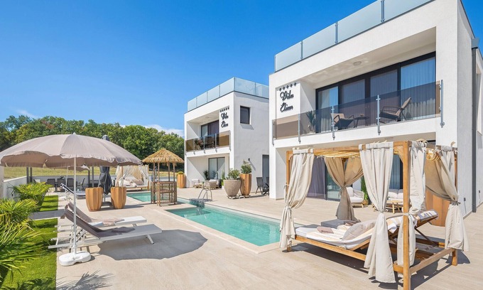 Vrvari House | Lovely home in Vrvari with sauna