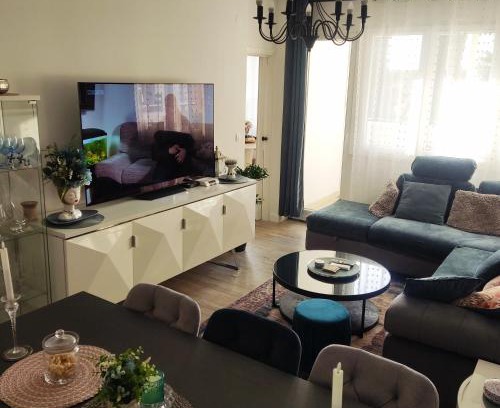 Split Apartment | Lovely home M&R