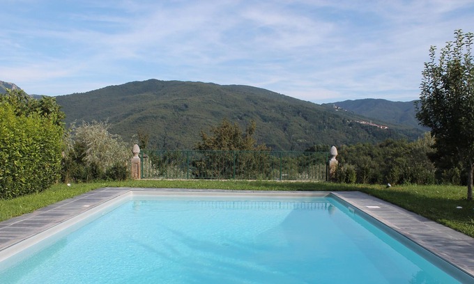 Casoli House | Lovely house with large garden, pool and magnificent views of Tuscan hills
