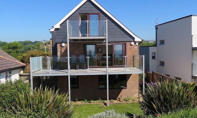 Hastings House | Lovely large, detached beach house with stunning sea views